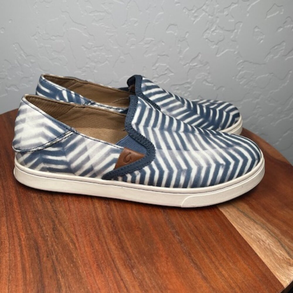 OluKai Women's Pehuea Pa'i Lava Rock/Off White Casual Slip-On Shoes Womens 6